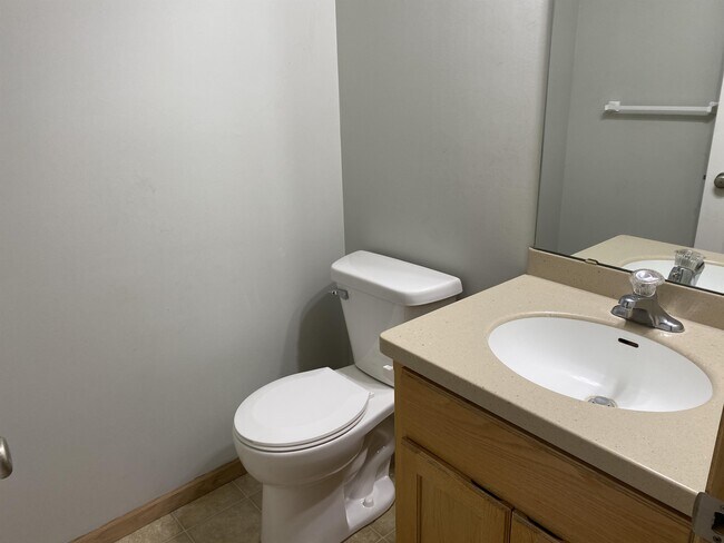 Building Photo - 860 Independence Dr