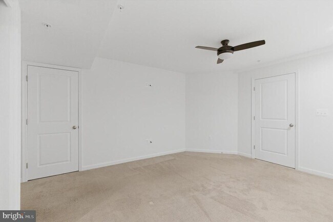 Building Photo - 7585 Holly Ridge Dr