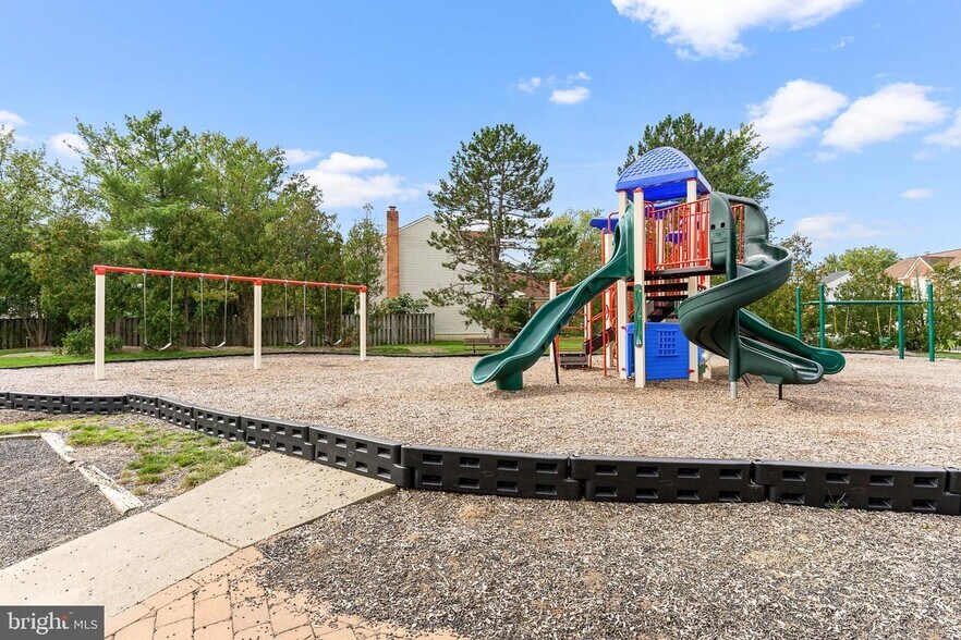 Building Photo - 6563 Old Carriage Dr