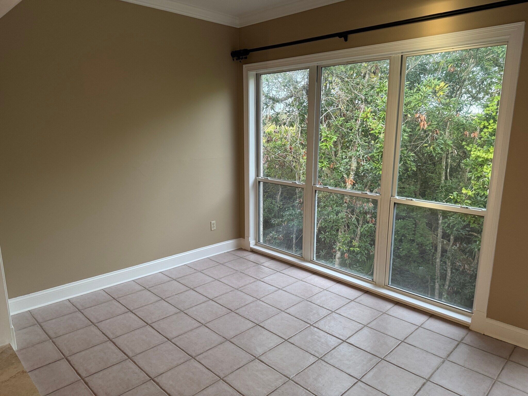 Building Photo - 300 Bermuda Bay Cir