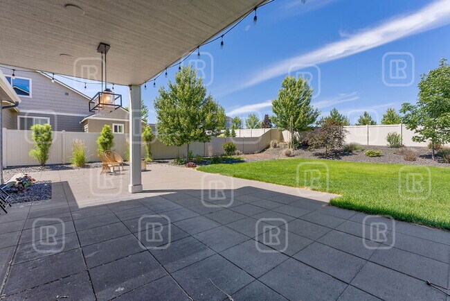 Building Photo - 17823 E Daystar Rd