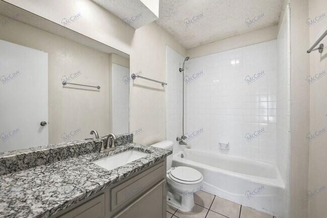 Building Photo - 2728 Westchester Dr