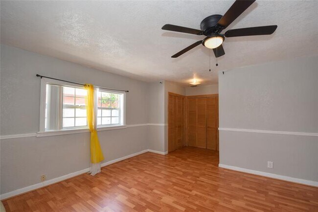 Building Photo - 5385 SW 8th Ct