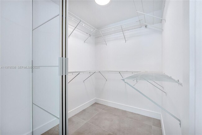 Building Photo - 2616 Carambola Cir N