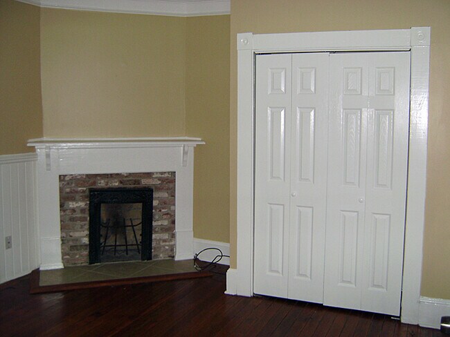 Building Photo - 542 E Gaston St