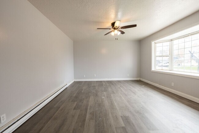 Building Photo - 4 BED 2 BATH HOME WITH BONUS ROOM IN IDAHO FALLS