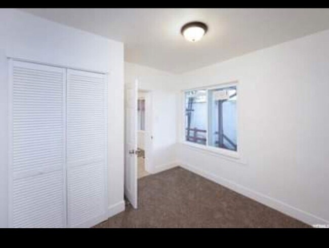 Building Photo - 11 N 300 W