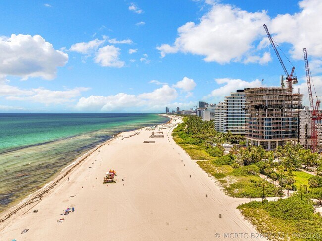 Building Photo - 3710 Collins Ave