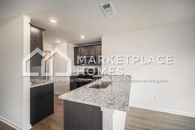 Building Photo - 904 Crimson Wolf Rd