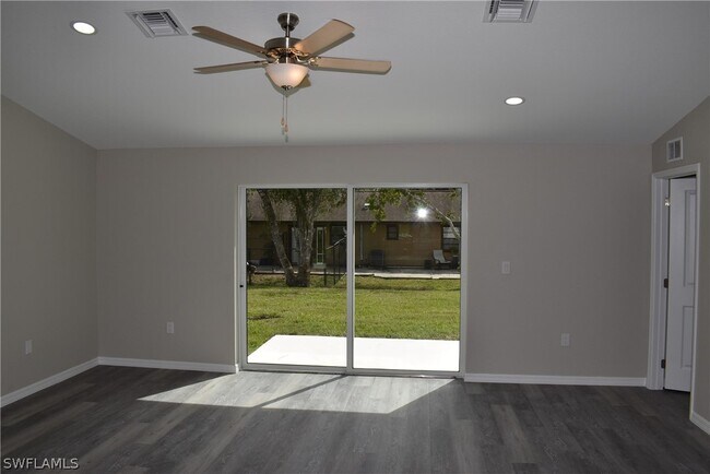 Building Photo - 8159 Hedgecoth Ave