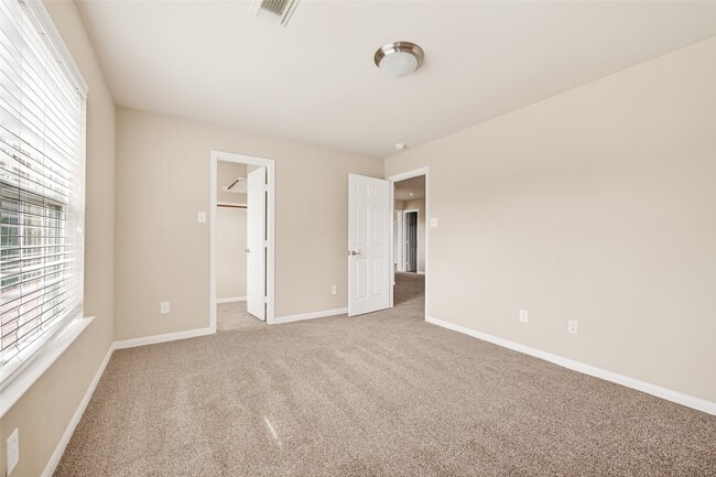 Building Photo - 21514 Venture Park Dr