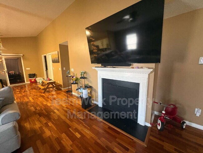 Building Photo - 1335 Pinyon Pine Dr