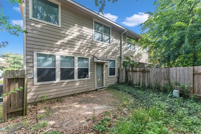 Building Photo - 16007 Sandy Path Ln