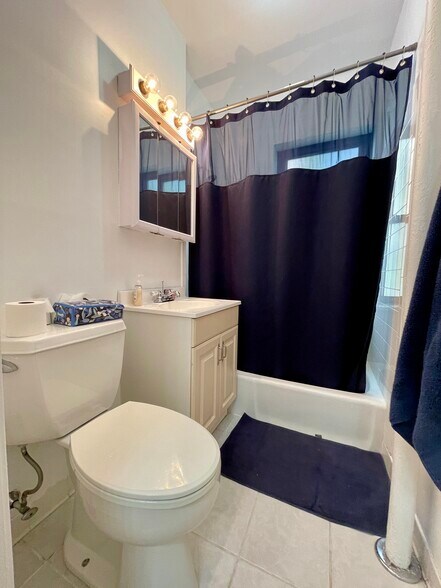 Building Photo - 141 Englewood Ave