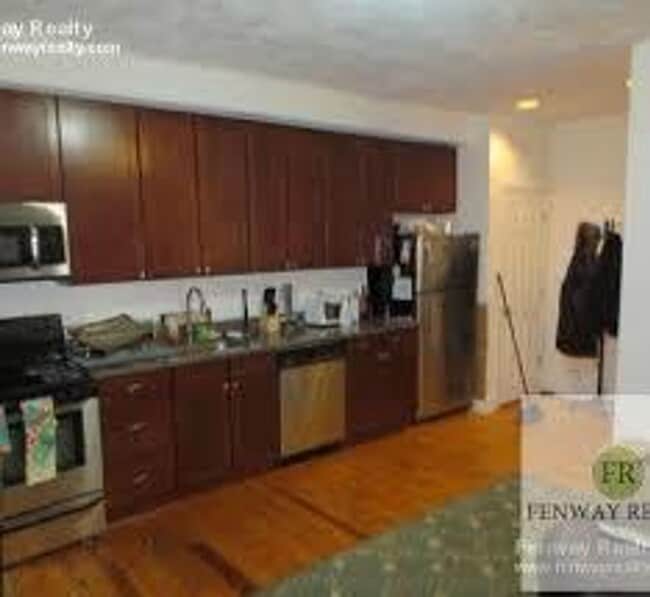 Building Photo - No Brokers Fee, Large Duplex in Fenway, Heat, Hot Water Included, Laundry on a Site