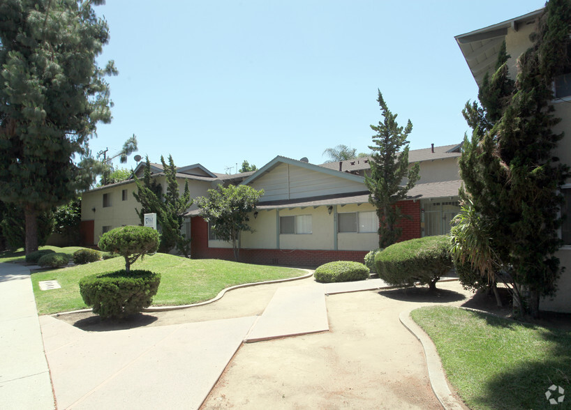 Primary Photo - Glentana Apartments