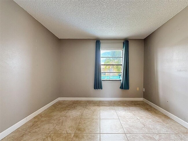 Building Photo - 7116 Barclay Ave