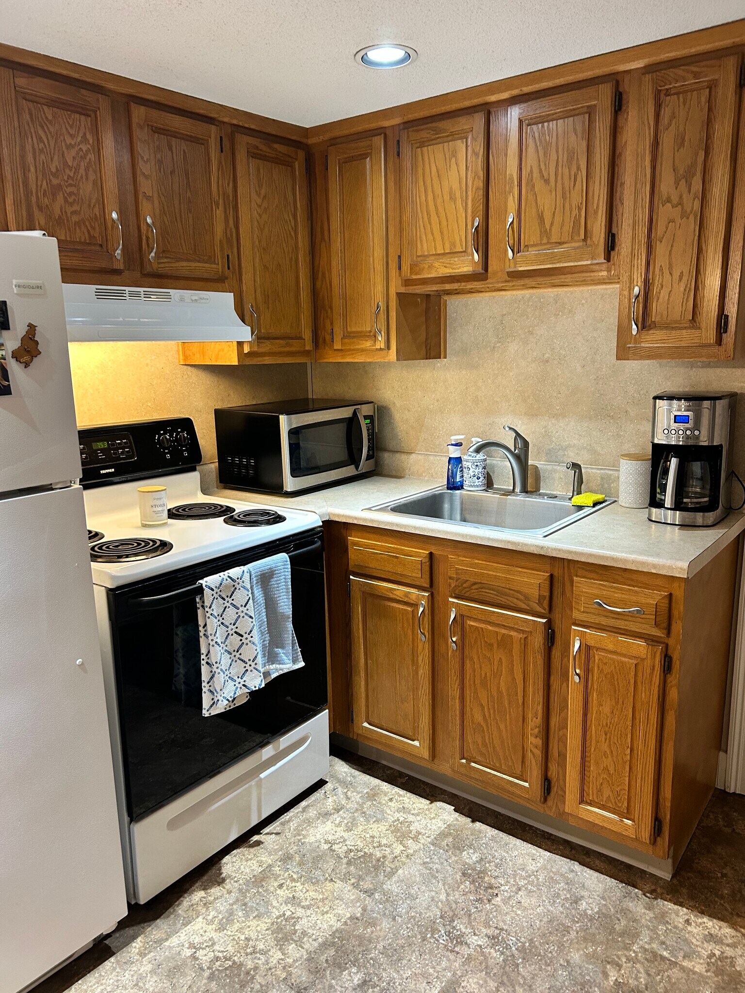 Kitchen with pantry - 163 N Main St