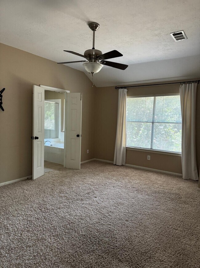 Building Photo - 18219 Water Mill Dr