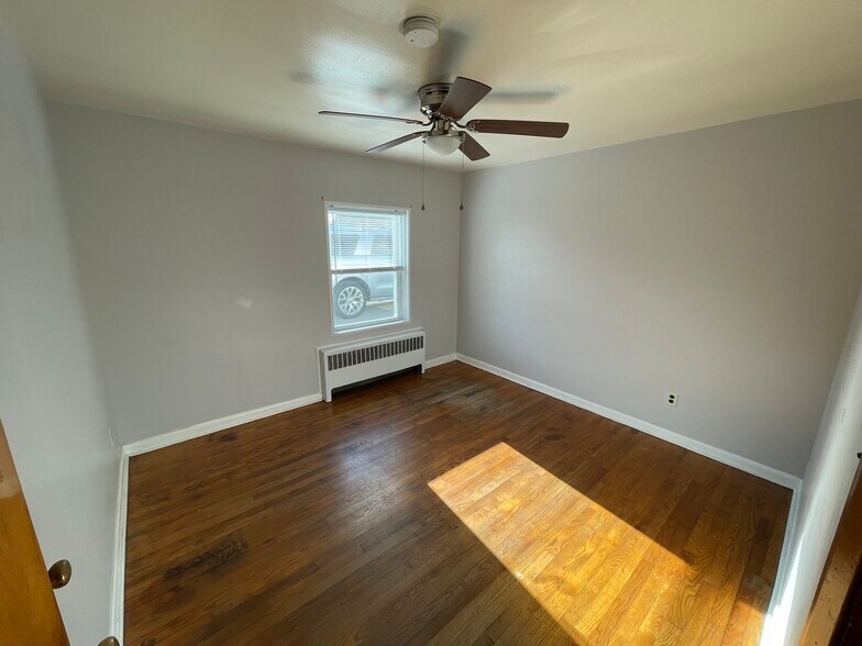 Bedroom - 12211 Williamsport Pike