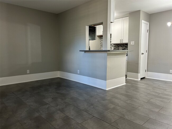 Building Photo - 5550 N Braeswood Blvd