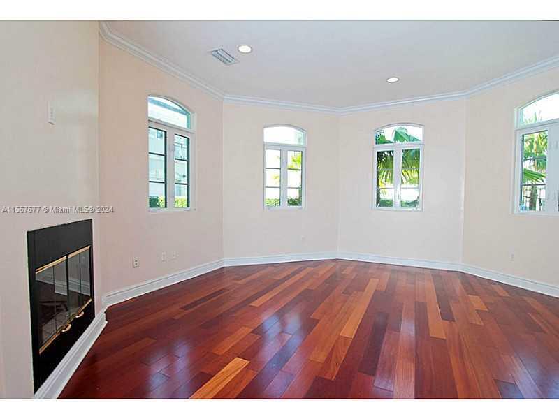 Building Photo - 10170 SW 75th Pl