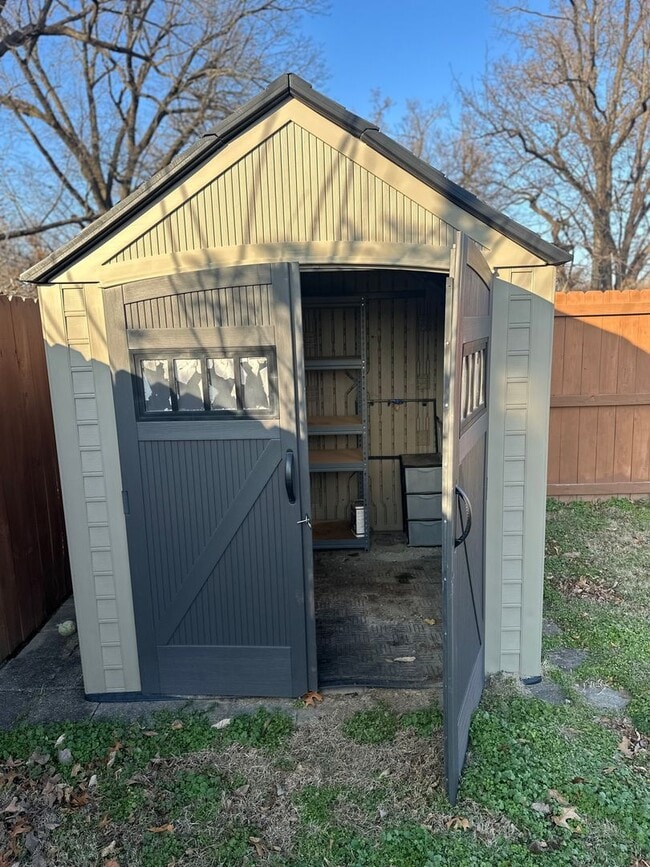 Building Photo - Available Now! Beautiful 4-Bedroom, 2-Bathroom Springdale Home w/ Fenced-In Yard and Covered Patio