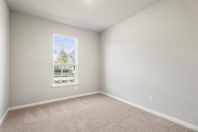 Building Photo - 204 Grn Knl Ln