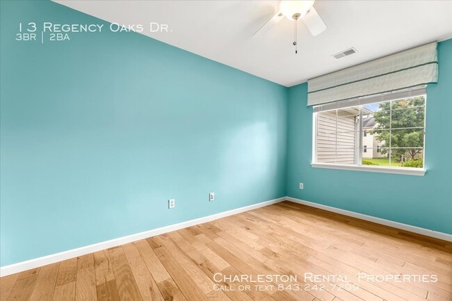 Building Photo - 13 Regency Oaks Dr
