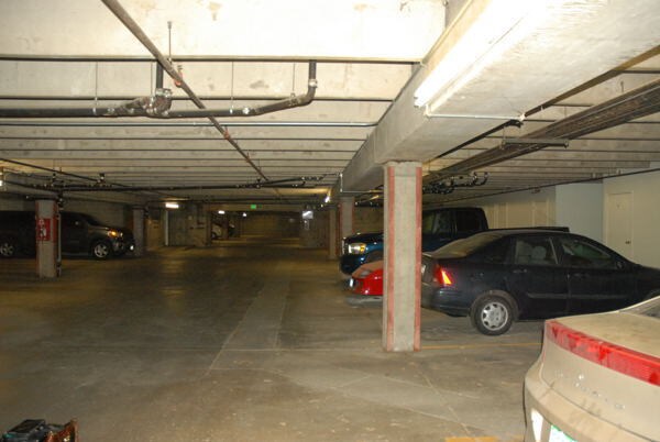 Building Photo - 13950 E Oxford Plz