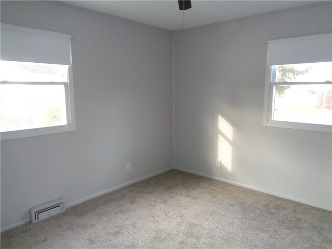 Building Photo - 113 William Ln