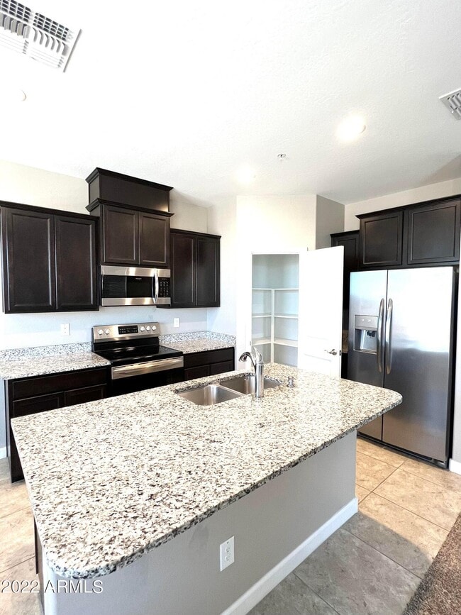 Building Photo - 1255 N Arizona Ave