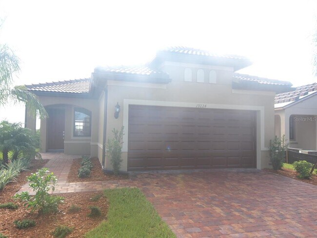 Building Photo - 19224 Isadora St