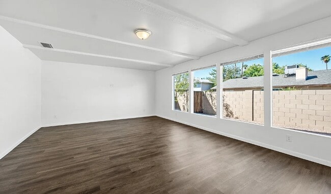 Building Photo - 1720 E Hermosa Dr