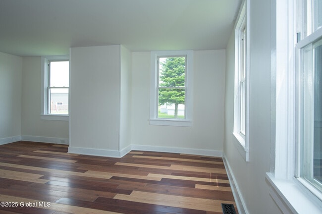 Building Photo - 798 NY-29