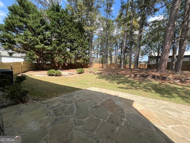 Building Photo - 2907 Clearbrook Dr