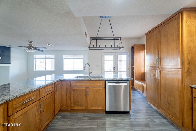 Building Photo - 7037 Luz De Espejo Dr