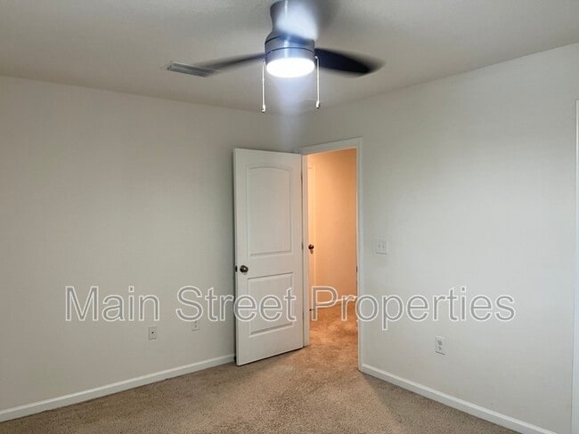 Building Photo - 5862 Blackhorse Cir