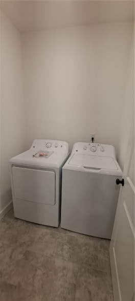 Building Photo - 5 Hawthorn Ln