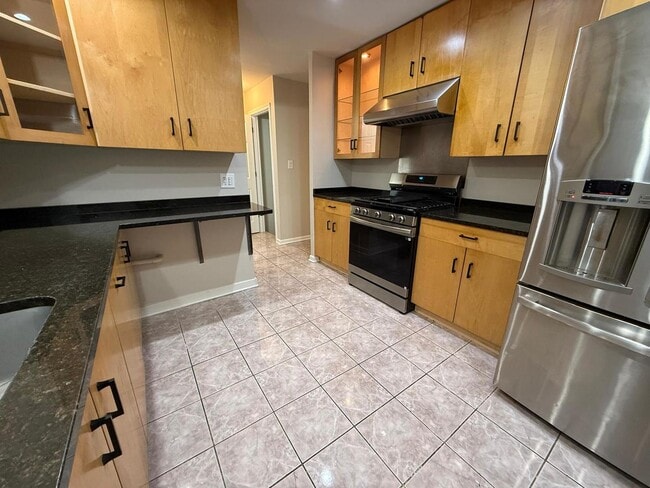 Building Photo - 10021 Frontage Rd