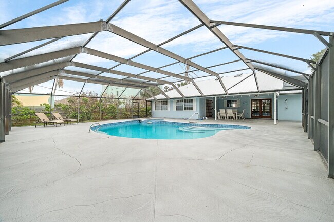 Building Photo - 4BR/2.5BA in gorgeous Melbourne Beach!