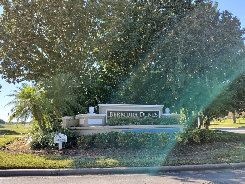 Building Photo - 7360 Westpointe Blvd