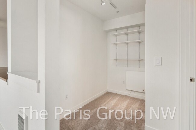 Building Photo - Perfect Bright 1BR 733sf CapHill Condo!! 9...