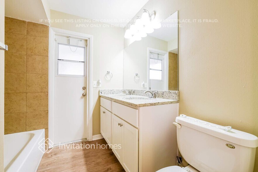 Building Photo - 1370 Prince Philip Dr