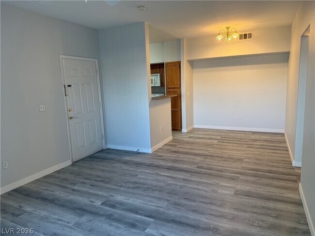 Building Photo - 7255 W Sunset Rd