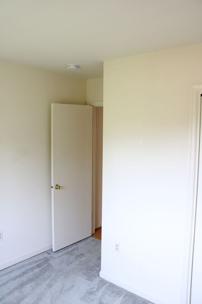 Building Photo - Conveniently Located- Three Bedroom Home Annapolis, MD