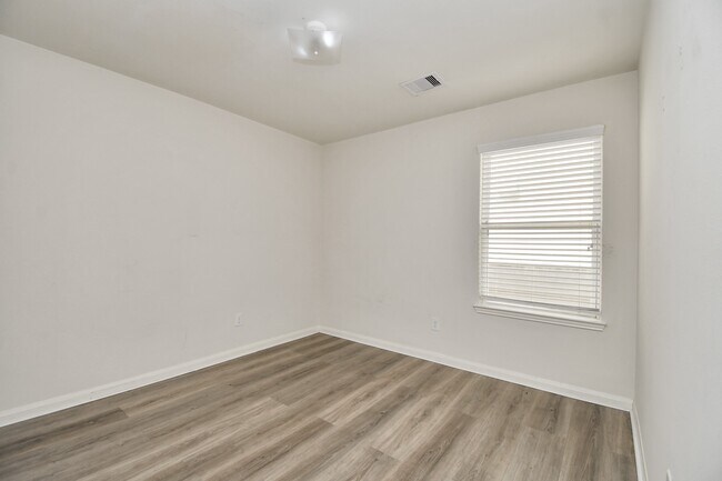Building Photo - 11106 Panther Ct