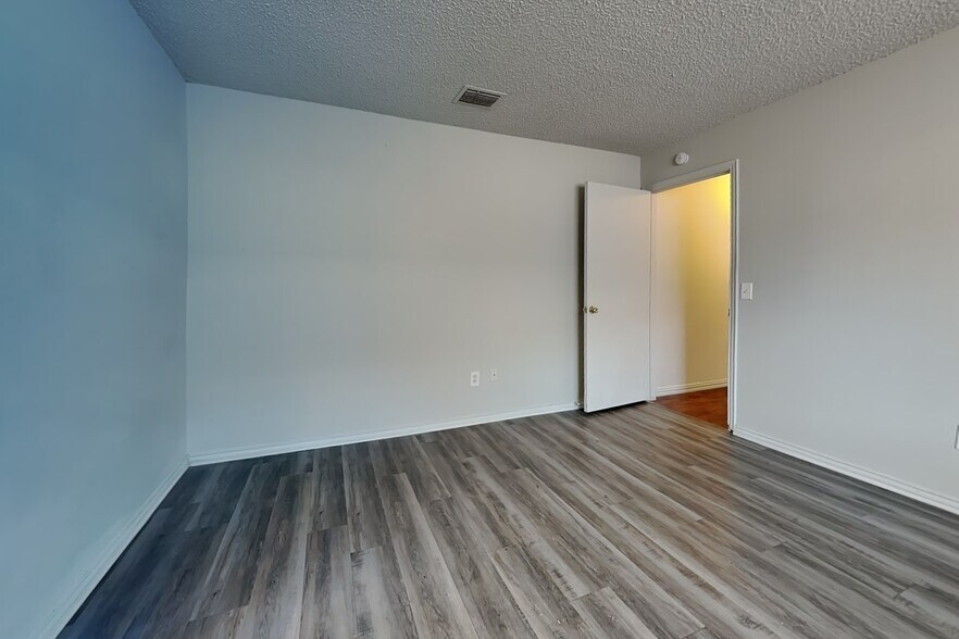 Building Photo - 11835 Garden Terrace Dr