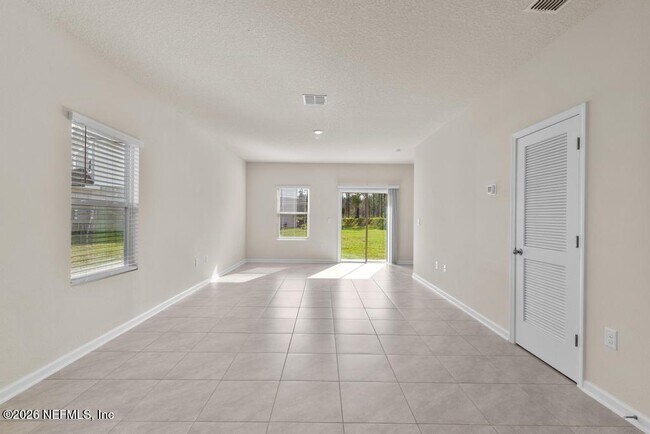 Building Photo - 21 Temple Dr