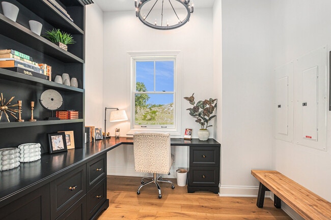 Building Photo - 6736 Saugatuck Bch Rd